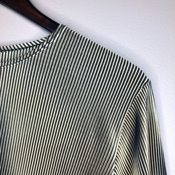 VINTAGE GOLD PLEATED BLOUSE SMALL. - Picture 2 of 6